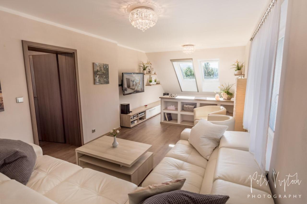 Apartman Na Lipne Frymburk Exteriör bild