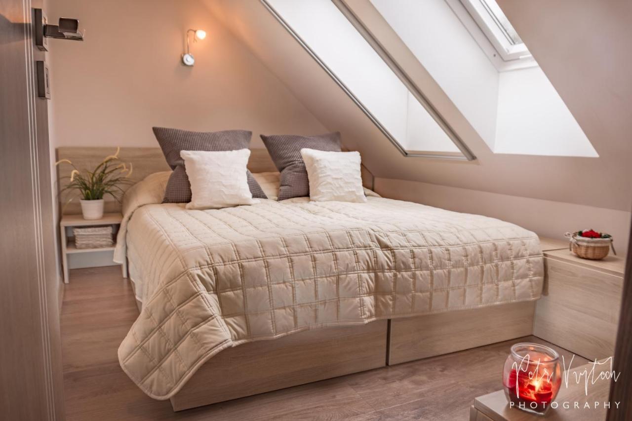 Apartman Na Lipne Frymburk Exteriör bild
