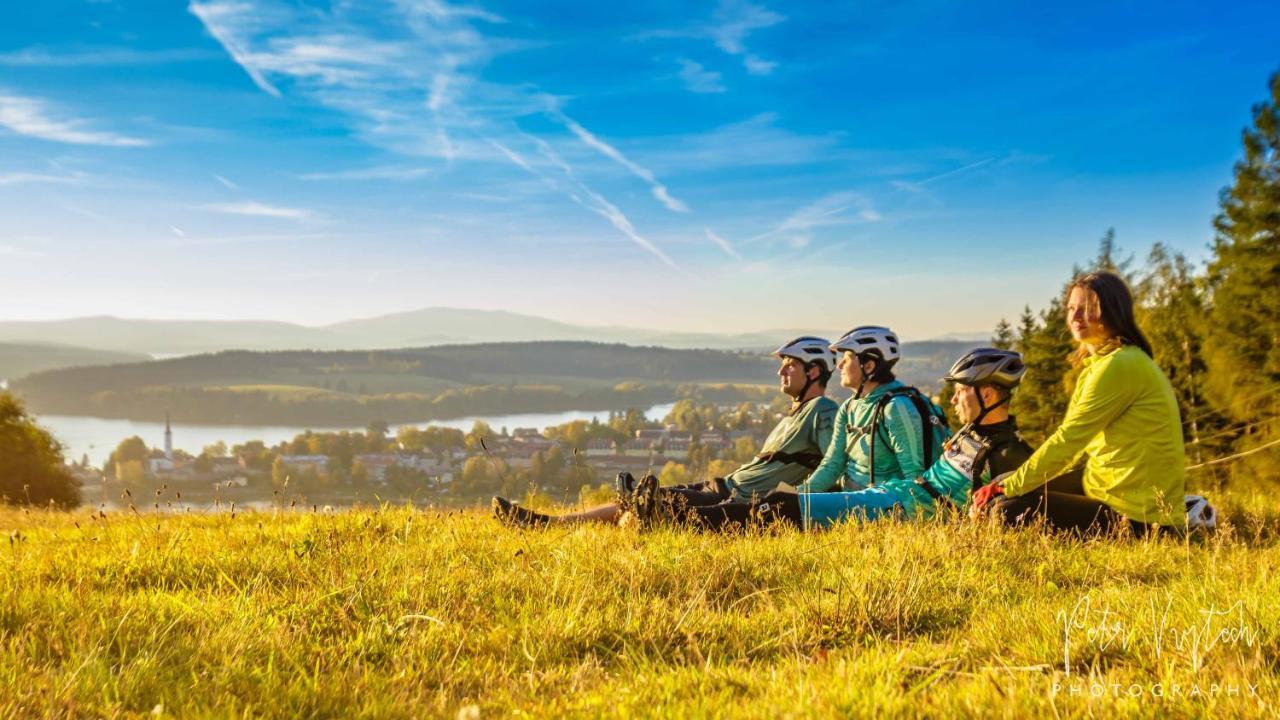 Apartman Na Lipne Frymburk Exteriör bild
